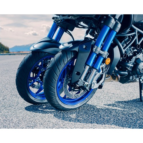 Double 15-inch front wheels