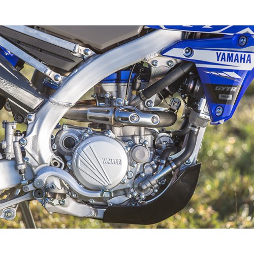 Reverse cylinder head